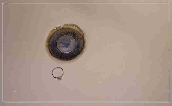 扎鲁特下水道物品打捞